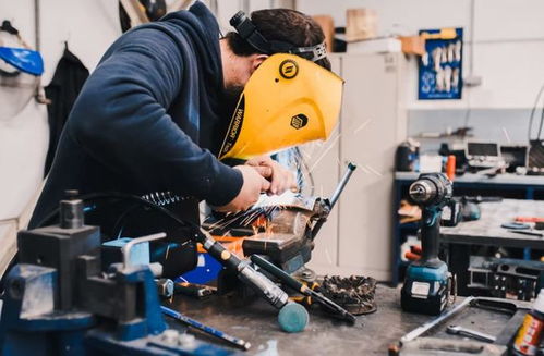 1.8萬中介費(fèi)招工，臨時工工資反超正式工 工廠“用工荒”背后，科技中介服務(wù)如何破局？